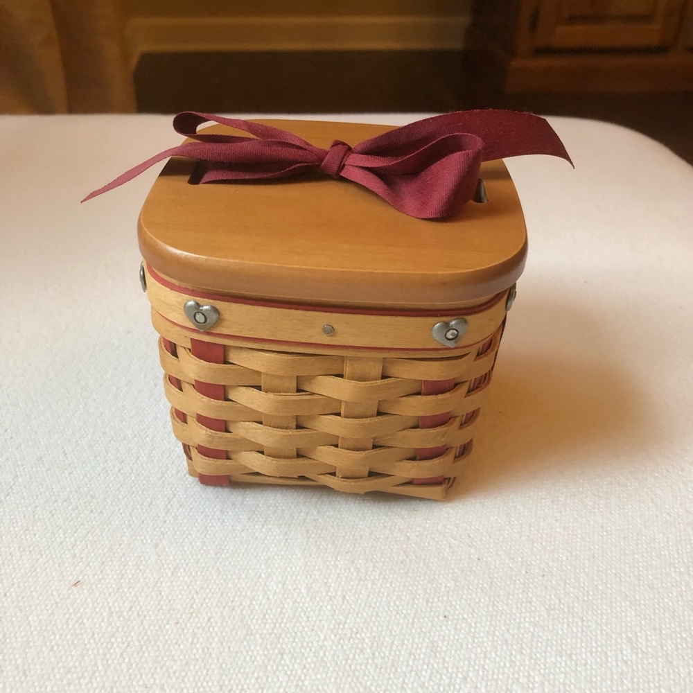 Longaberger 2002 Sweetheart Basket & Protector